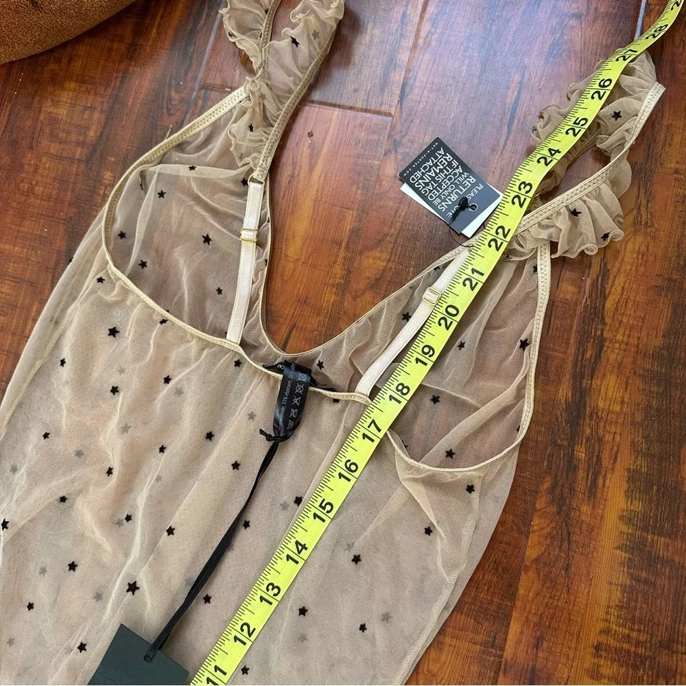 NWT le petit trou beige clementine star bodysuit